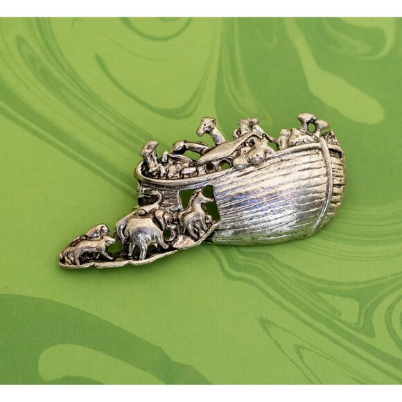 Vintage Biblical Noah's Ark Silver Tone Brooch - W1 - Picture 1 of 2